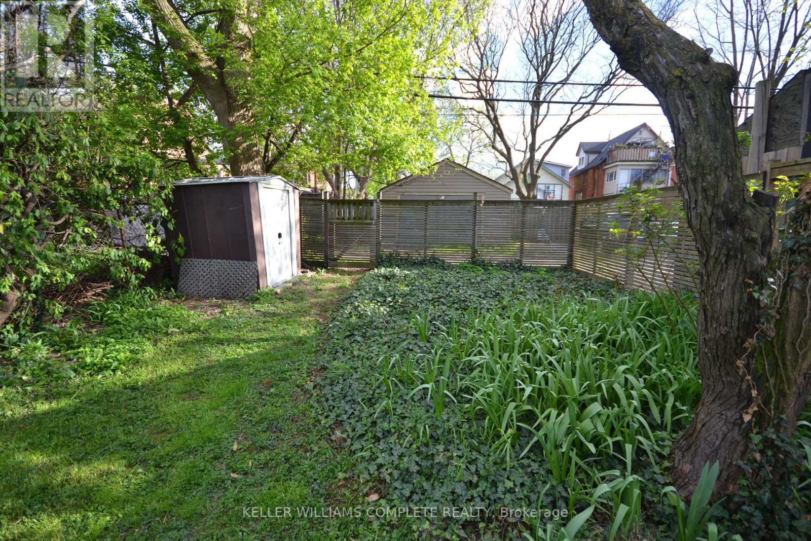 25 Chatham Street, Hamilton (Kirkendall), Ontario  L8P 2B3 - Photo 4 - X12131320