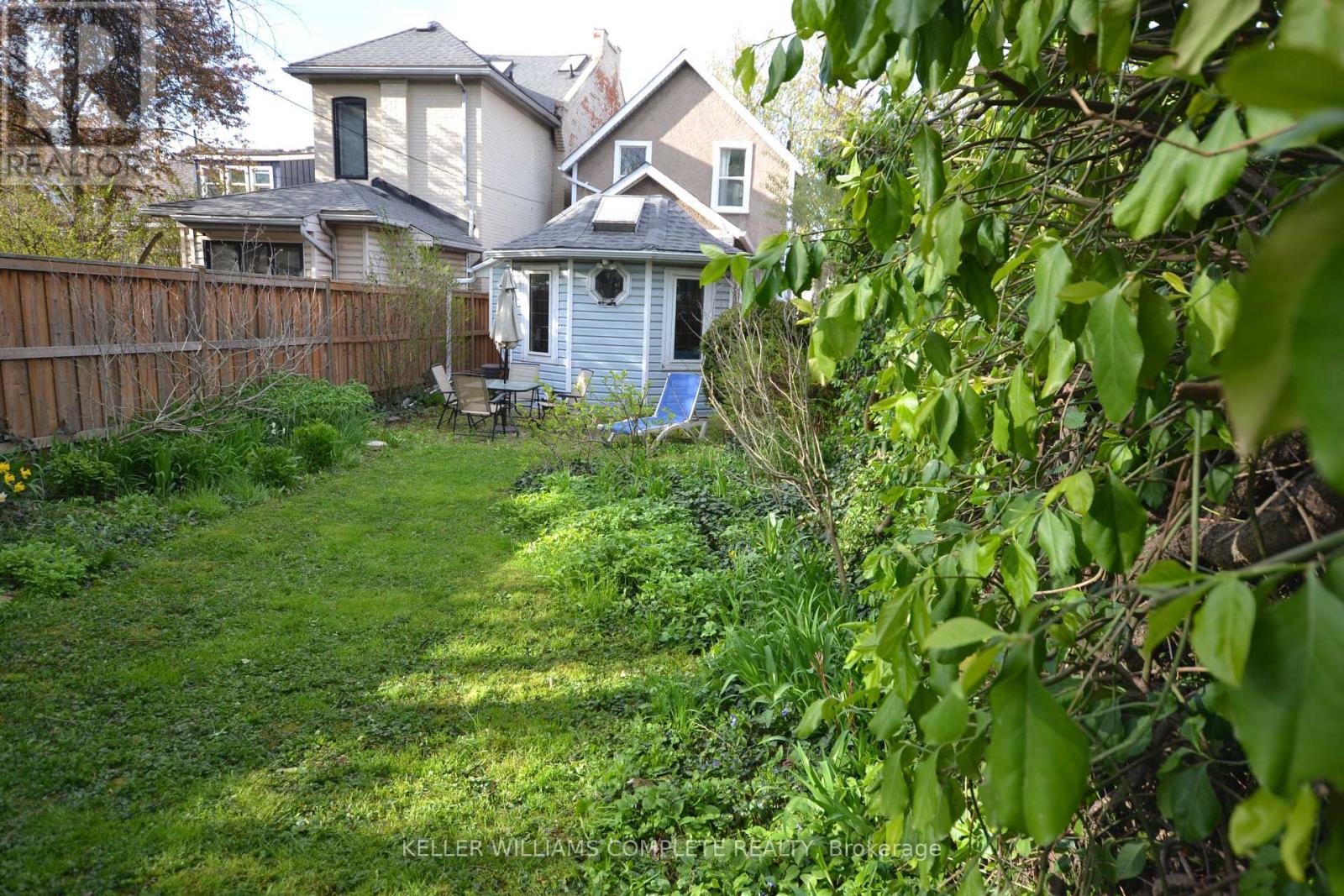 25 Chatham Street, Hamilton (Kirkendall), Ontario  L8P 2B3 - Photo 8 - X12131320