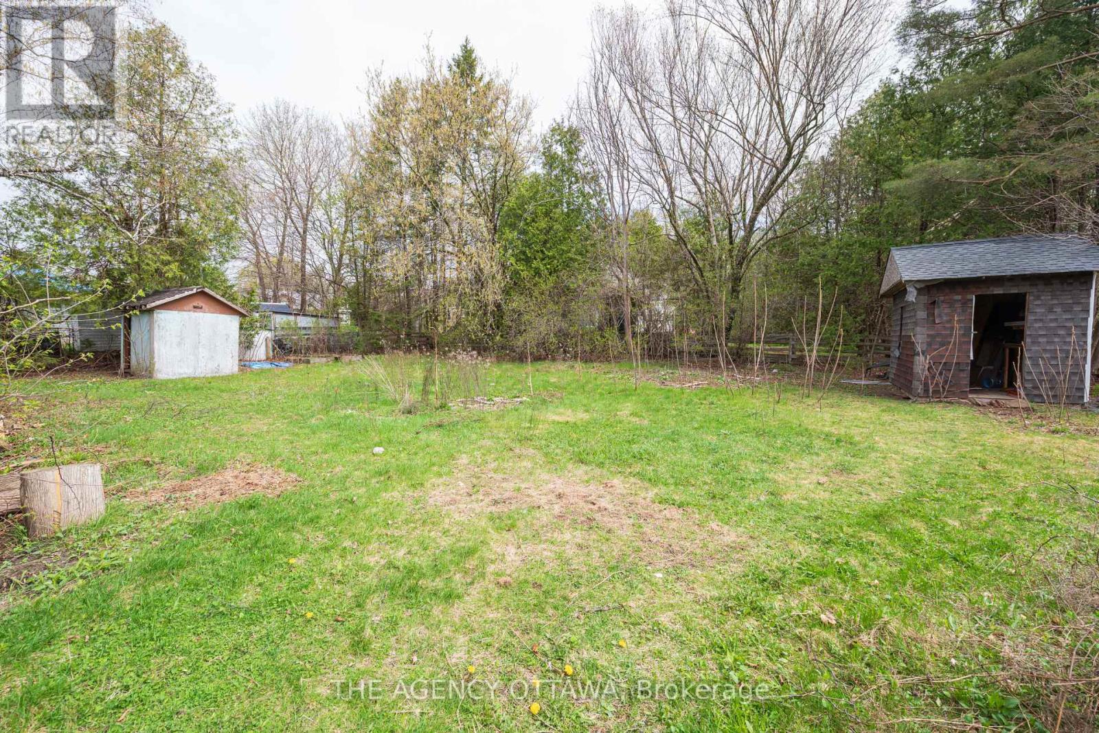 15 Cherry Drive, Ottawa, Ontario  K2S 1J1 - Photo 11 - X12131589