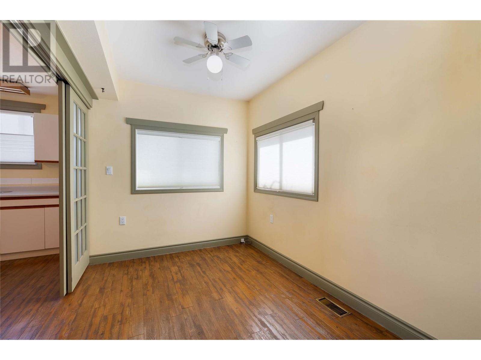 Property at 320 Okanagan Avenue SE image 5