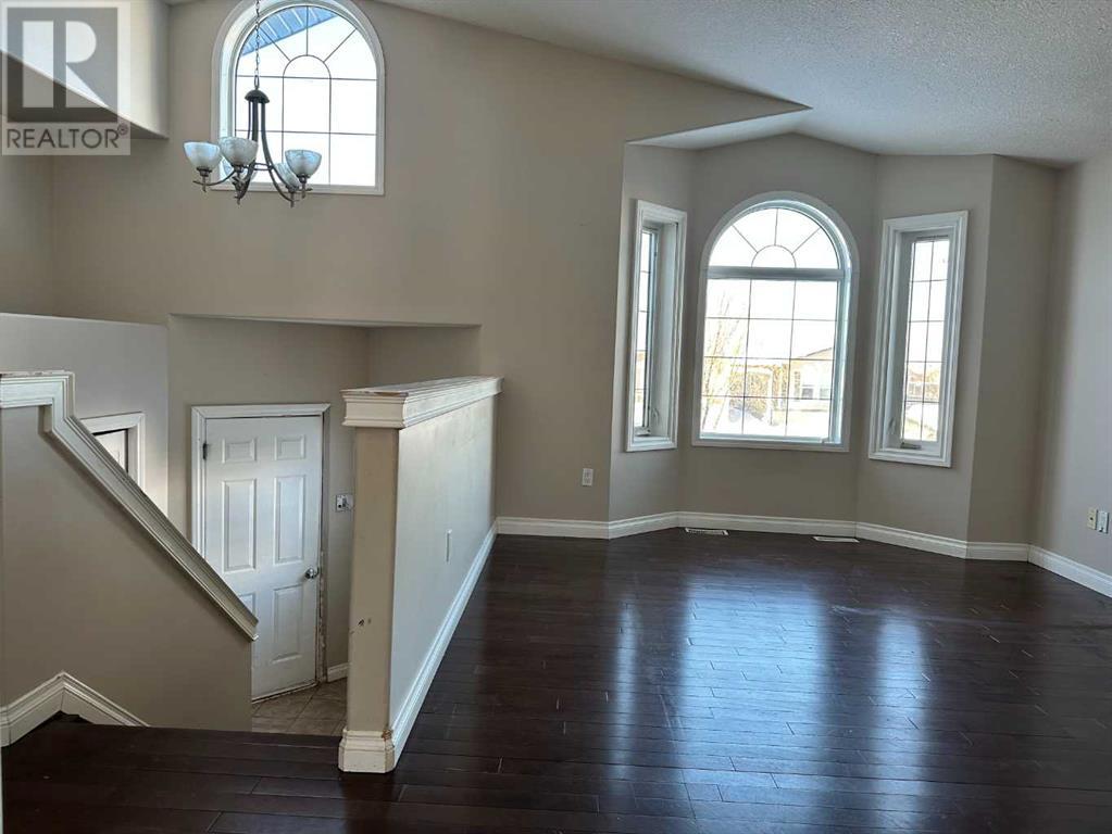 Property at 189 Elm Street image 3