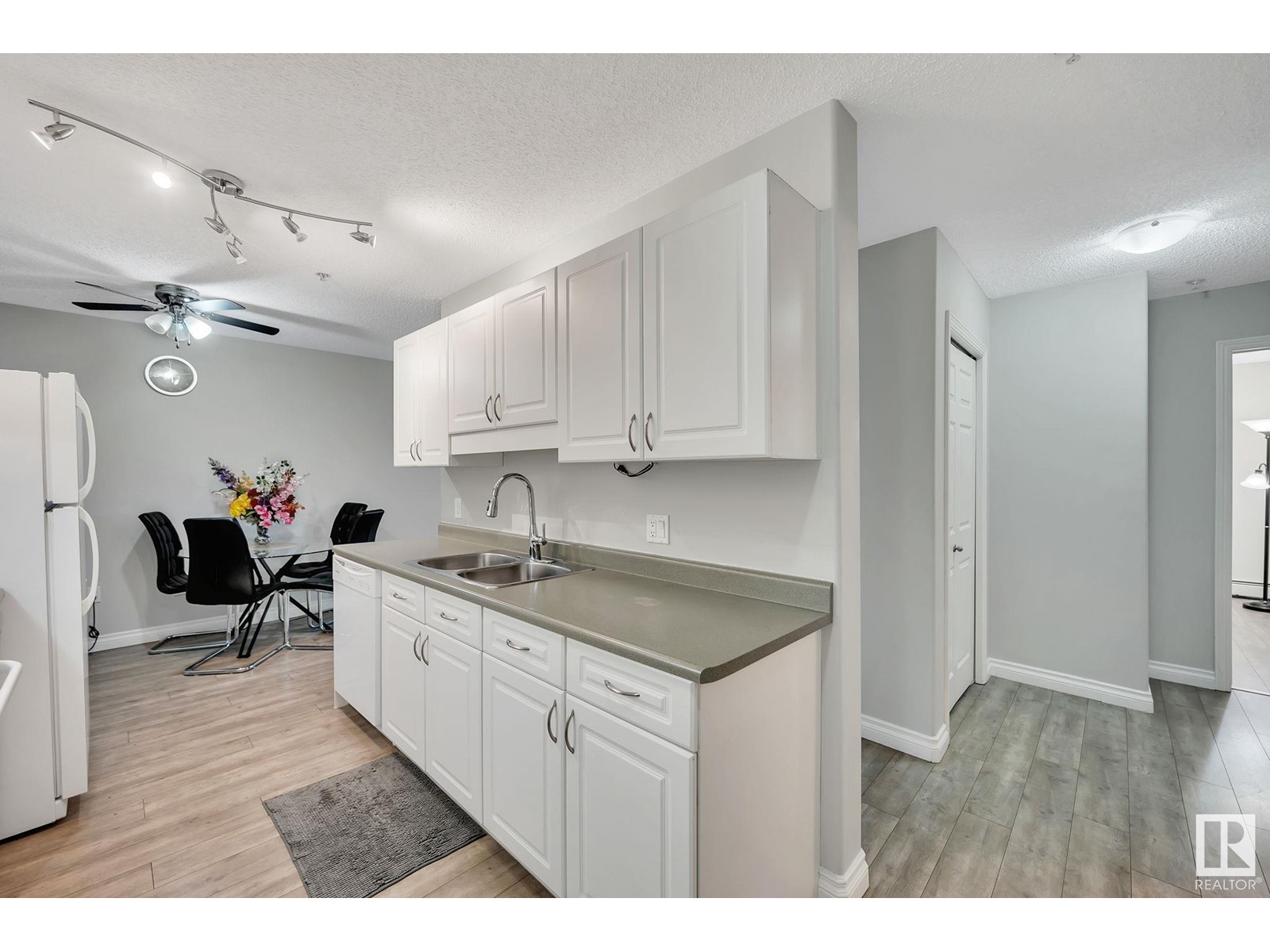 Property at #403 11446 40 AV NW image 3