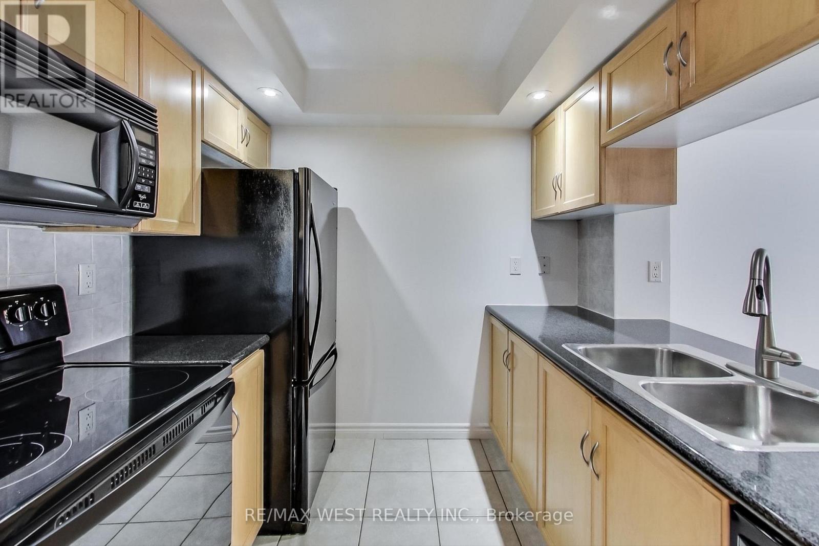 510 - 270 Wellington Street W, Toronto, Ontario  M5V 3P5 - Photo 11 - C12131397