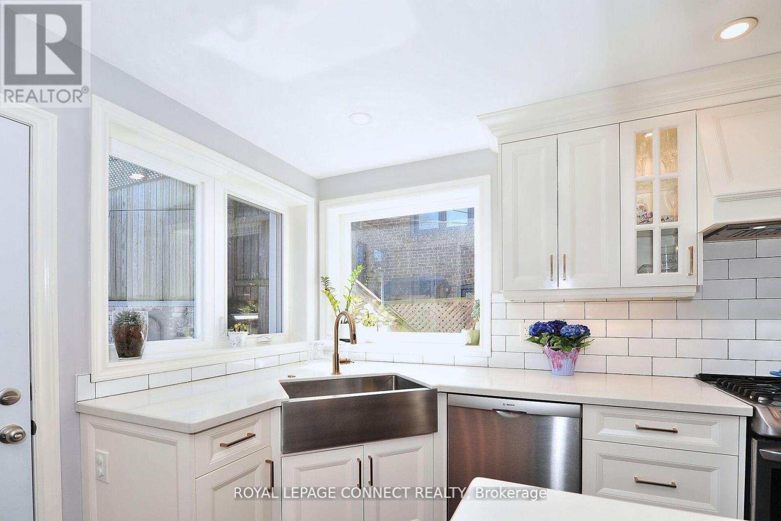 217 Winona Drive, Toronto, Ontario  M6C 3S4 - Photo 17 - C12131487