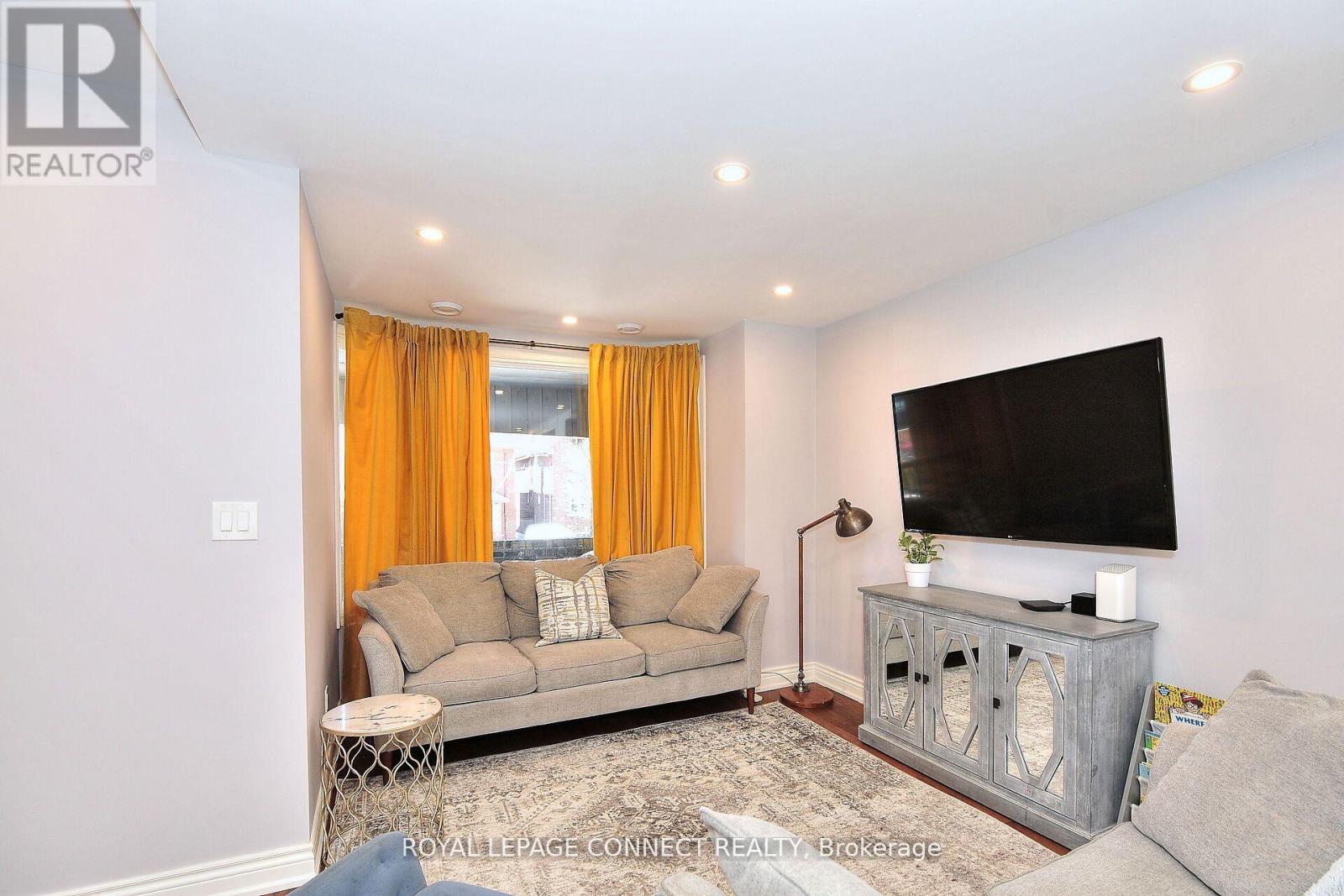 217 Winona Drive, Toronto, Ontario  M6C 3S4 - Photo 9 - C12131487