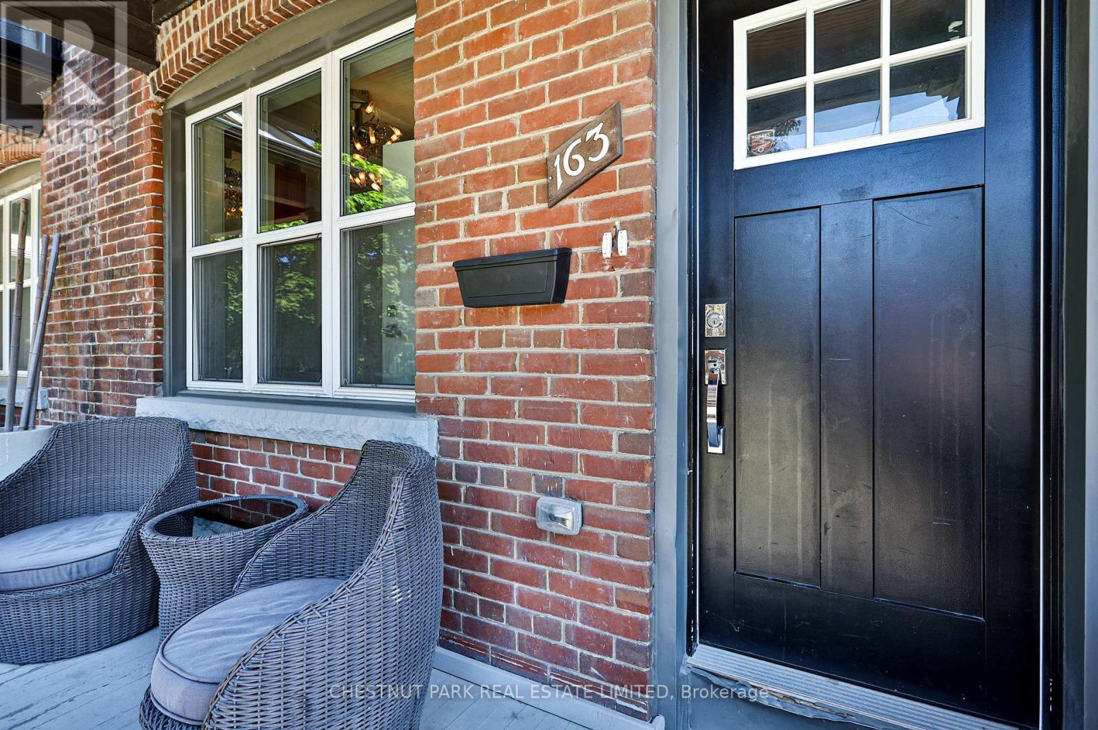 Upper - 163 Briar Hill Avenue, Toronto, Ontario  M4R 1H8 - Photo 2 - C12131489