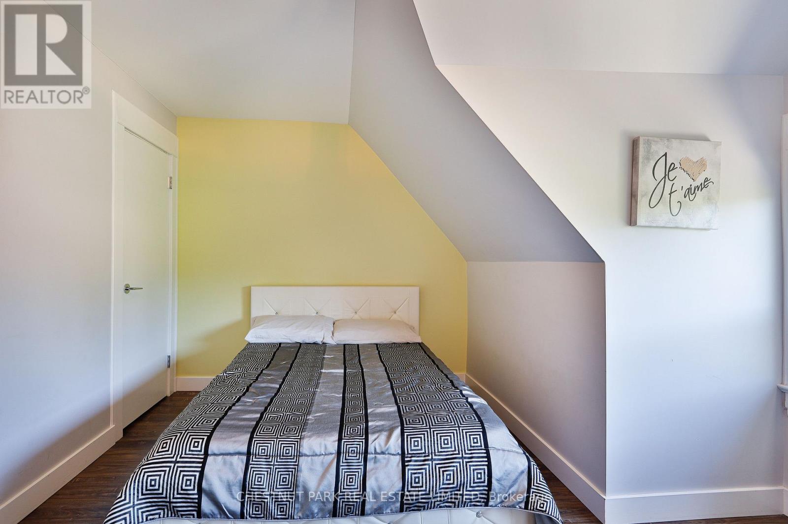 Upper - 163 Briar Hill Avenue, Toronto, Ontario  M4R 1H8 - Photo 27 - C12131489