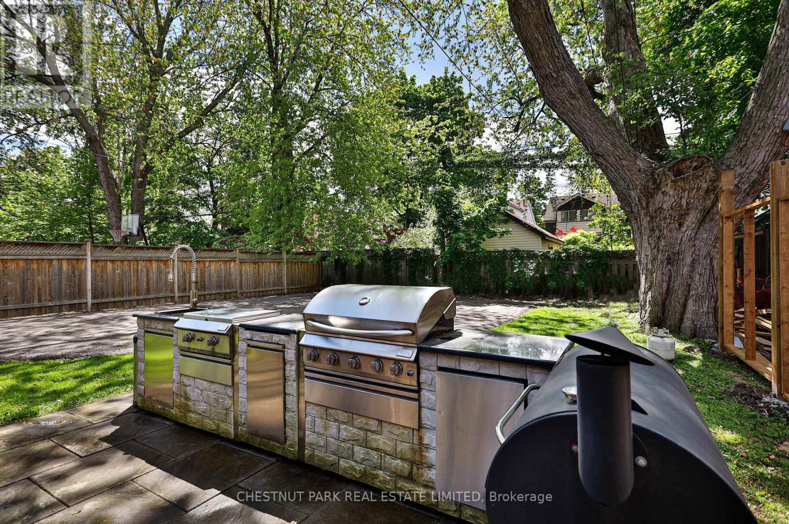 Upper - 163 Briar Hill Avenue, Toronto, Ontario  M4R 1H8 - Photo 37 - C12131489