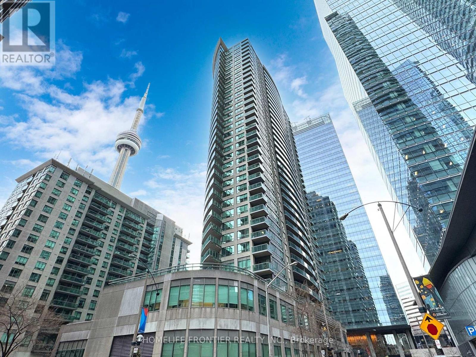 1812 - 30 GRAND TRUNK CRESCENT, Toronto, Ontario
