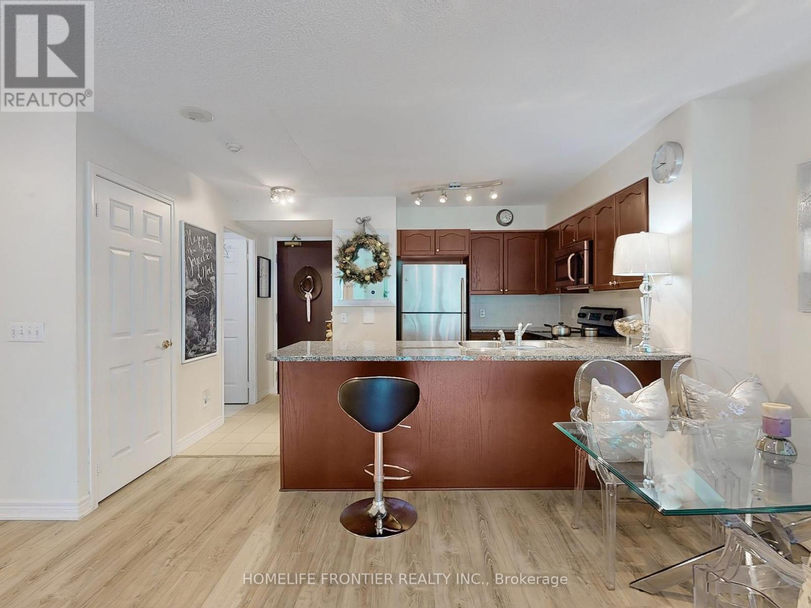 1812 - 30 Grand Trunk Crescent, Toronto, Ontario  M5J 3A4 - Photo 14 - C12131532