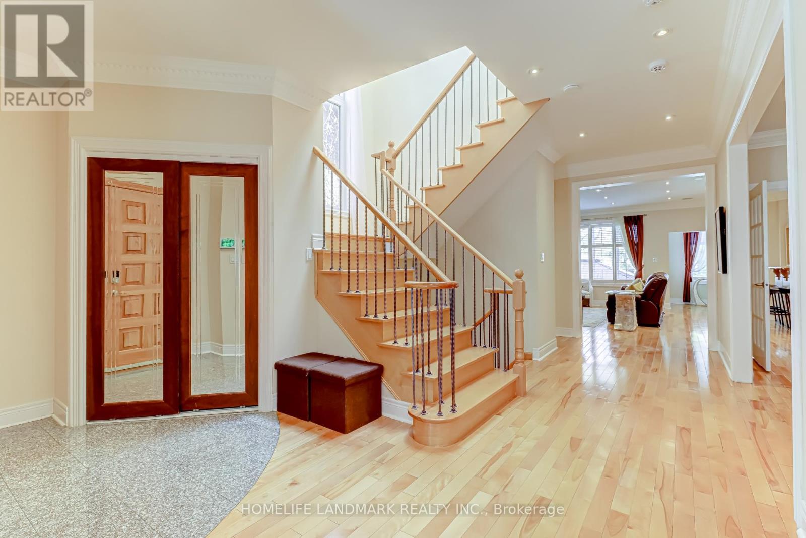 217 Wilfred Avenue, Toronto, Ontario  M2N 5E2 - Photo 2 - C12131537