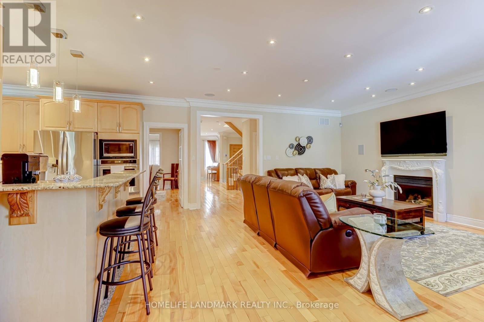 217 Wilfred Avenue, Toronto, Ontario  M2N 5E2 - Photo 8 - C12131537