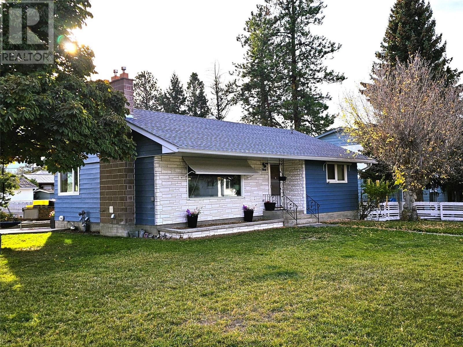 Property at 700 12TH Avenue S image 1
