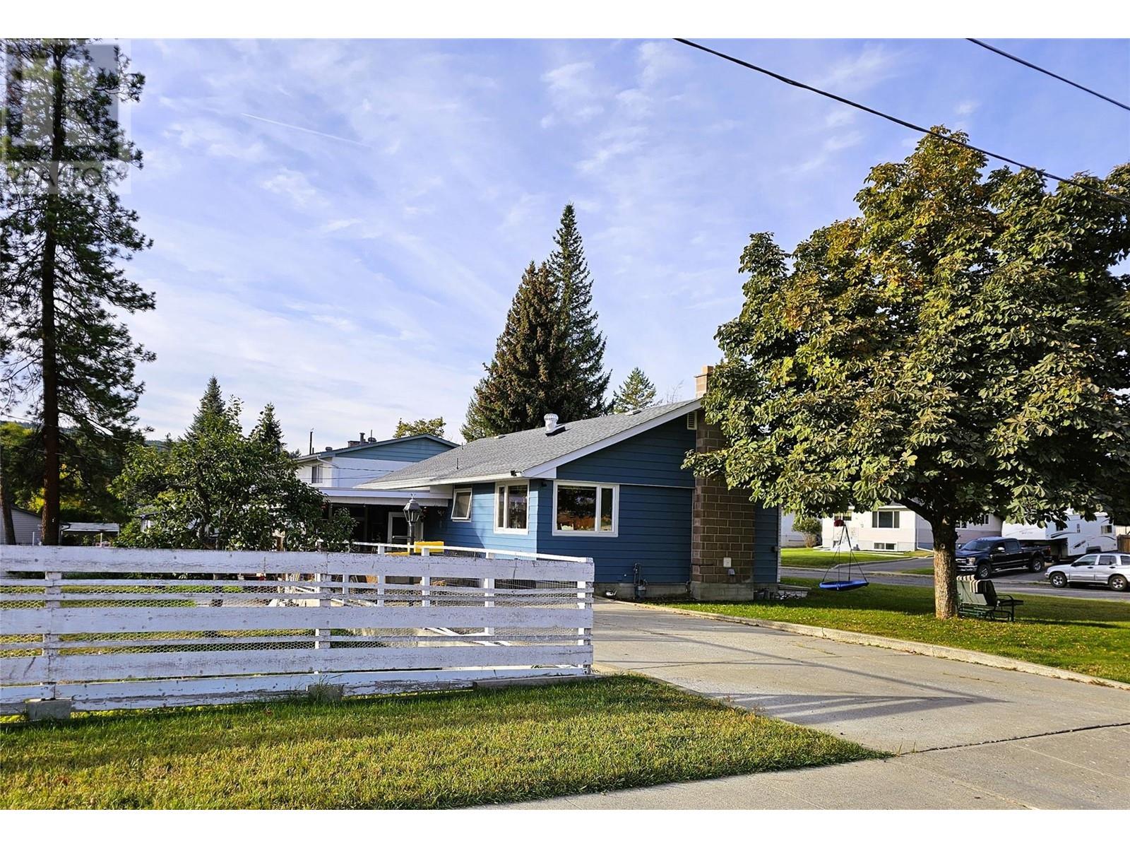 Property at 700 12TH Avenue S image 2