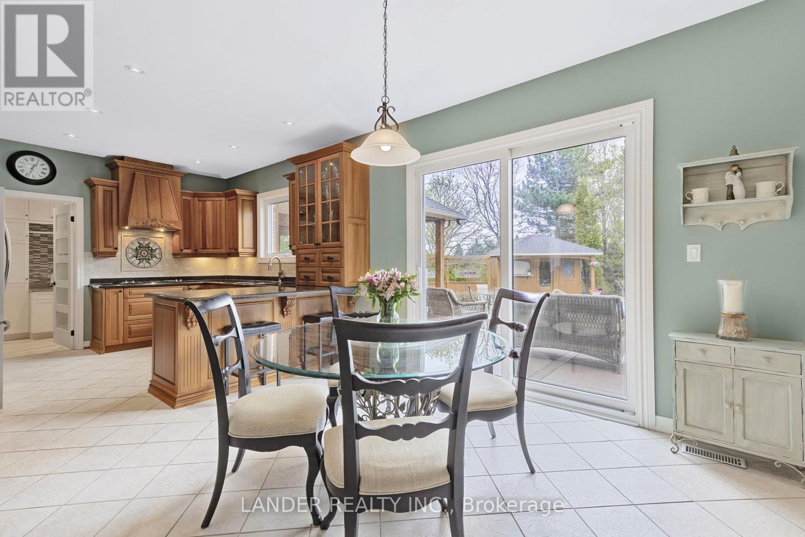100 Colonel Wayling Boulevard, East Gwillimbury, Ontario  L0G 1V0 - Photo 12 - N12131395