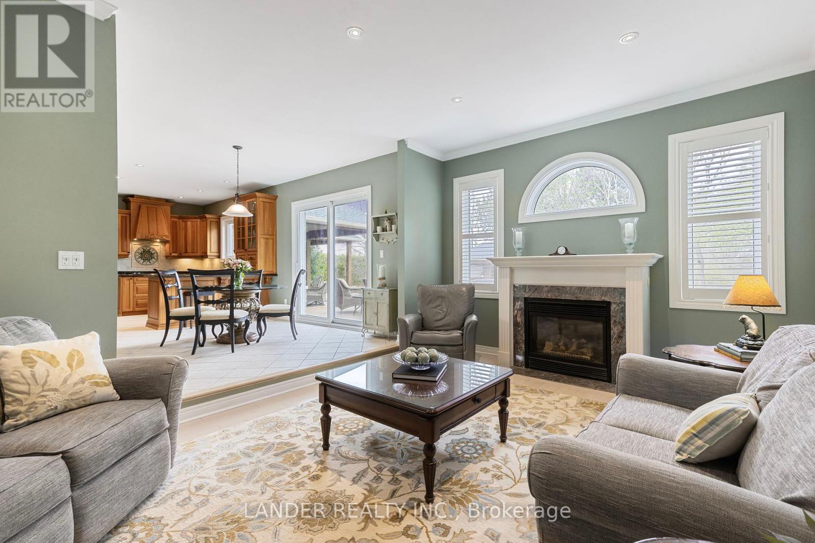 100 Colonel Wayling Boulevard, East Gwillimbury, Ontario  L0G 1V0 - Photo 13 - N12131395