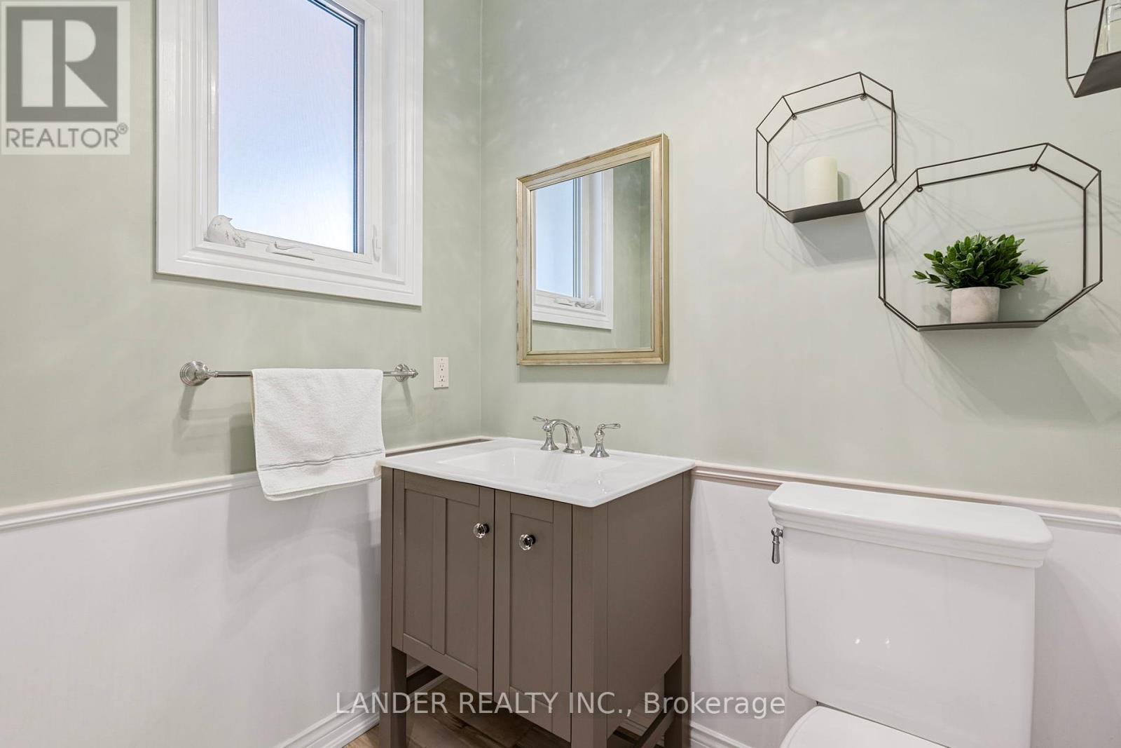 100 Colonel Wayling Boulevard, East Gwillimbury, Ontario  L0G 1V0 - Photo 16 - N12131395