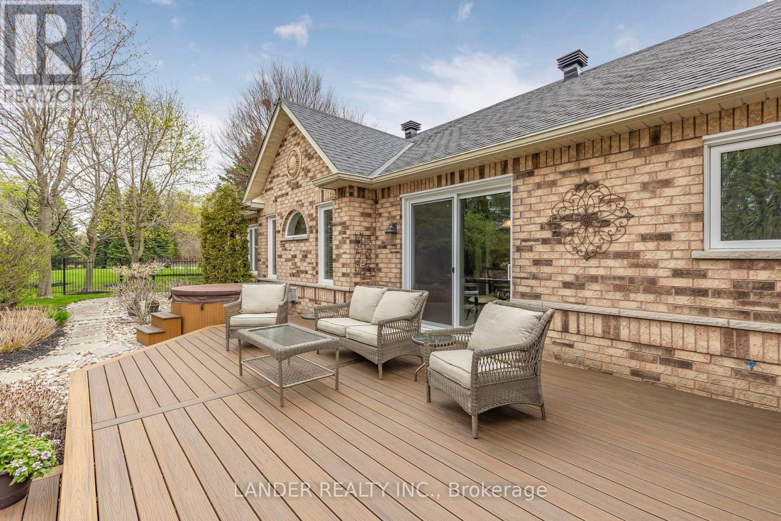 100 Colonel Wayling Boulevard, East Gwillimbury, Ontario  L0G 1V0 - Photo 31 - N12131395