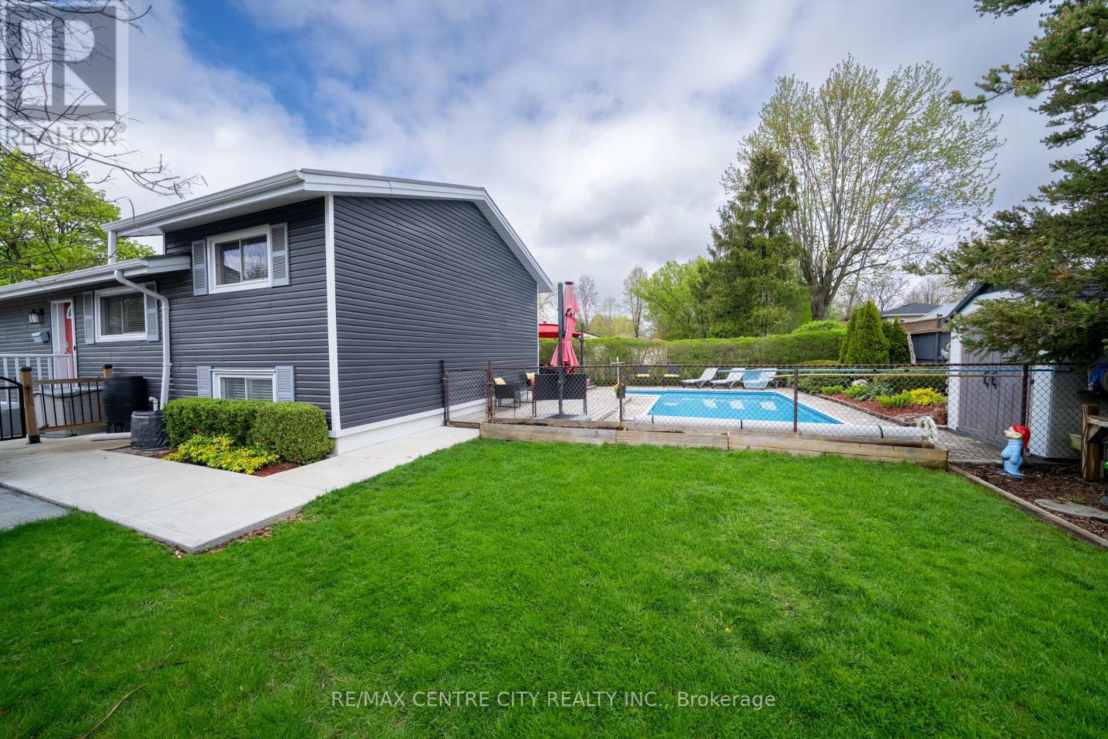 91 Metcalfe Crescent, London South, Ontario  N6E 1H8 - Photo 34 - X12109484