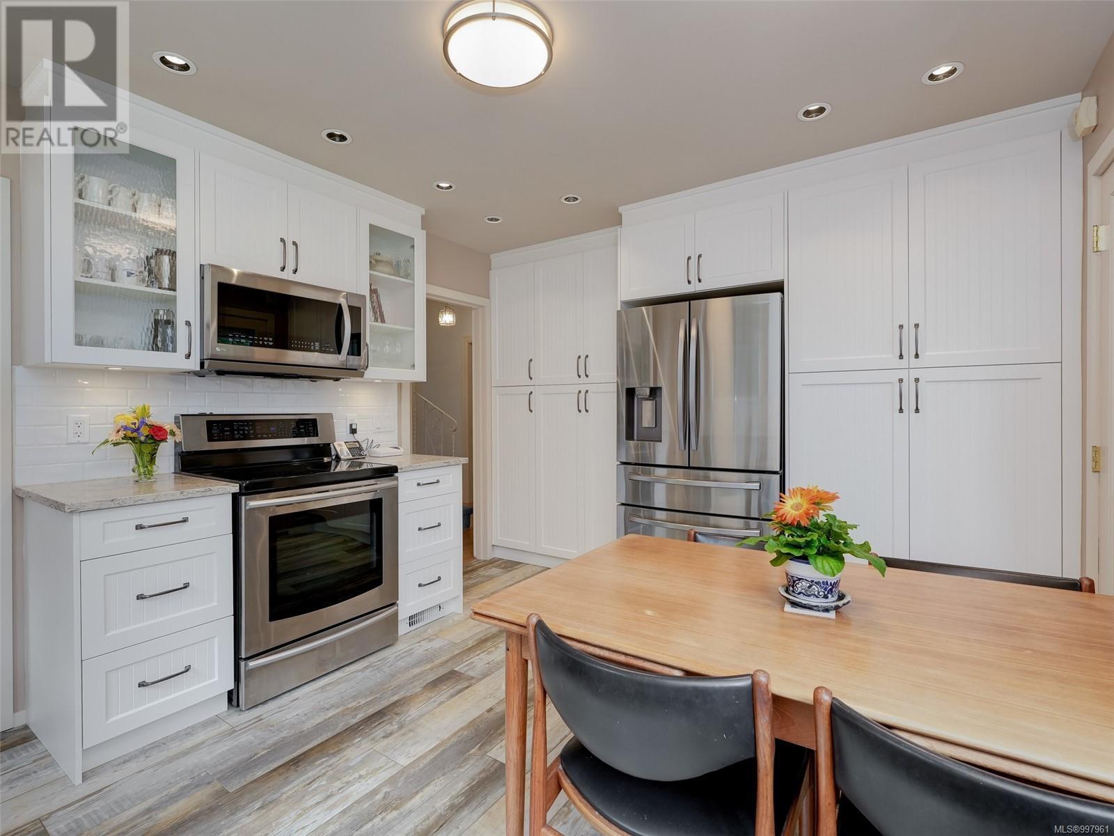 2886 Glenwood Ave, Saanich, British Columbia  V9A 2S2 - Photo 9 - 997961