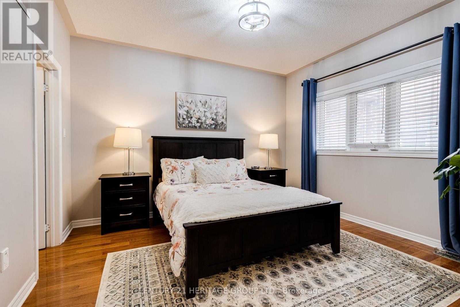 402 Kwapis Boulevard, Newmarket (Woodland Hill), Ontario  L3X 3H4 - Photo 12 - N12130212