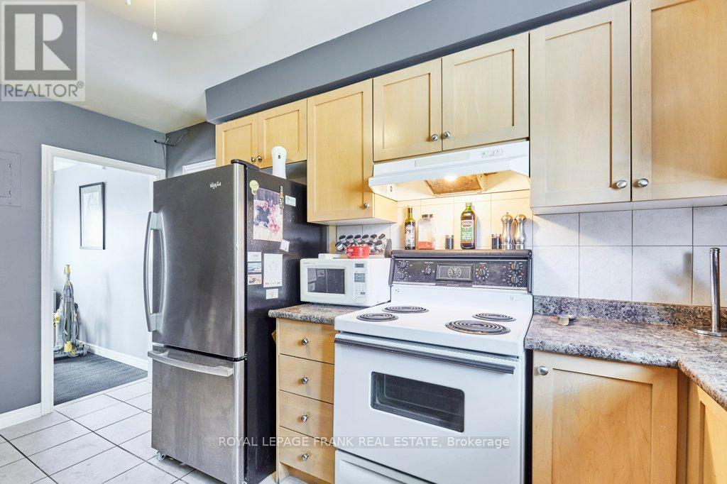 706 Dunlop Street W, Whitby, Ontario  L1N 1V5 - Photo 13 - E12131738