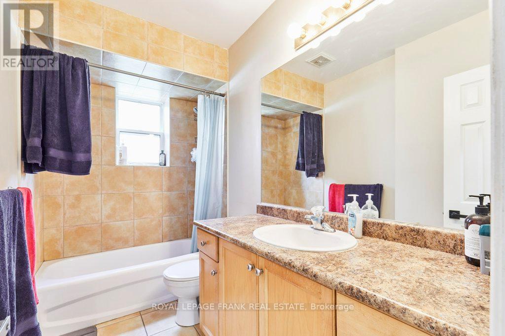 706 Dunlop Street W, Whitby, Ontario  L1N 1V5 - Photo 23 - E12131738