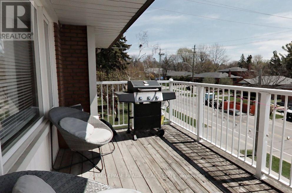 706 Dunlop Street W, Whitby, Ontario  L1N 1V5 - Photo 5 - E12131738