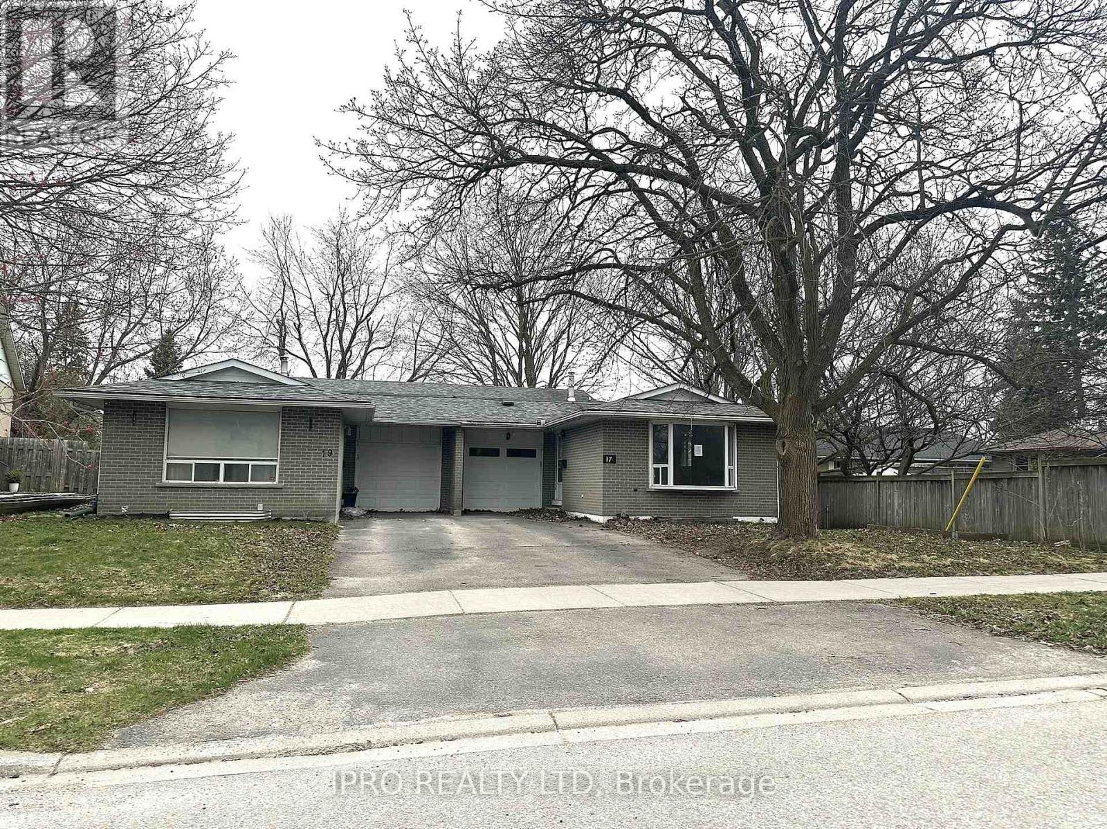 Property at 17 SHIRLEY STREET E image 1