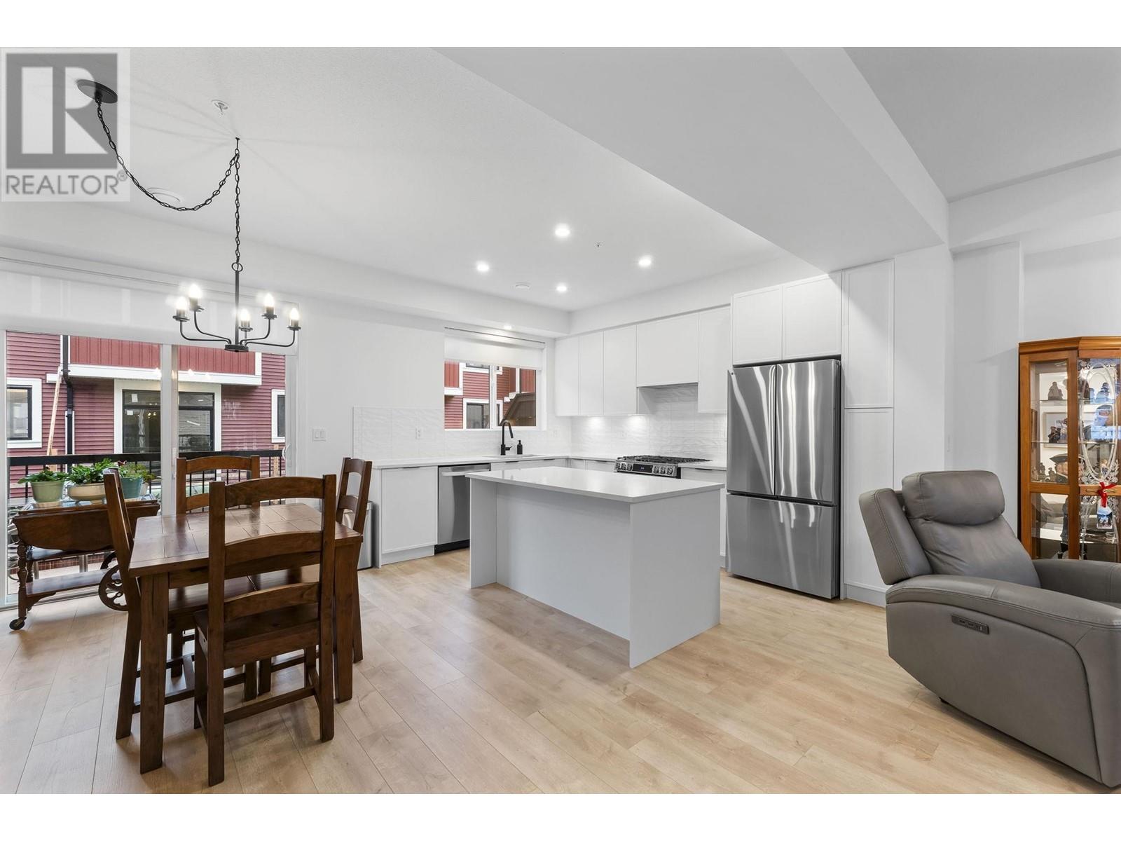 Property at 114 24951 112 AVENUE image 3