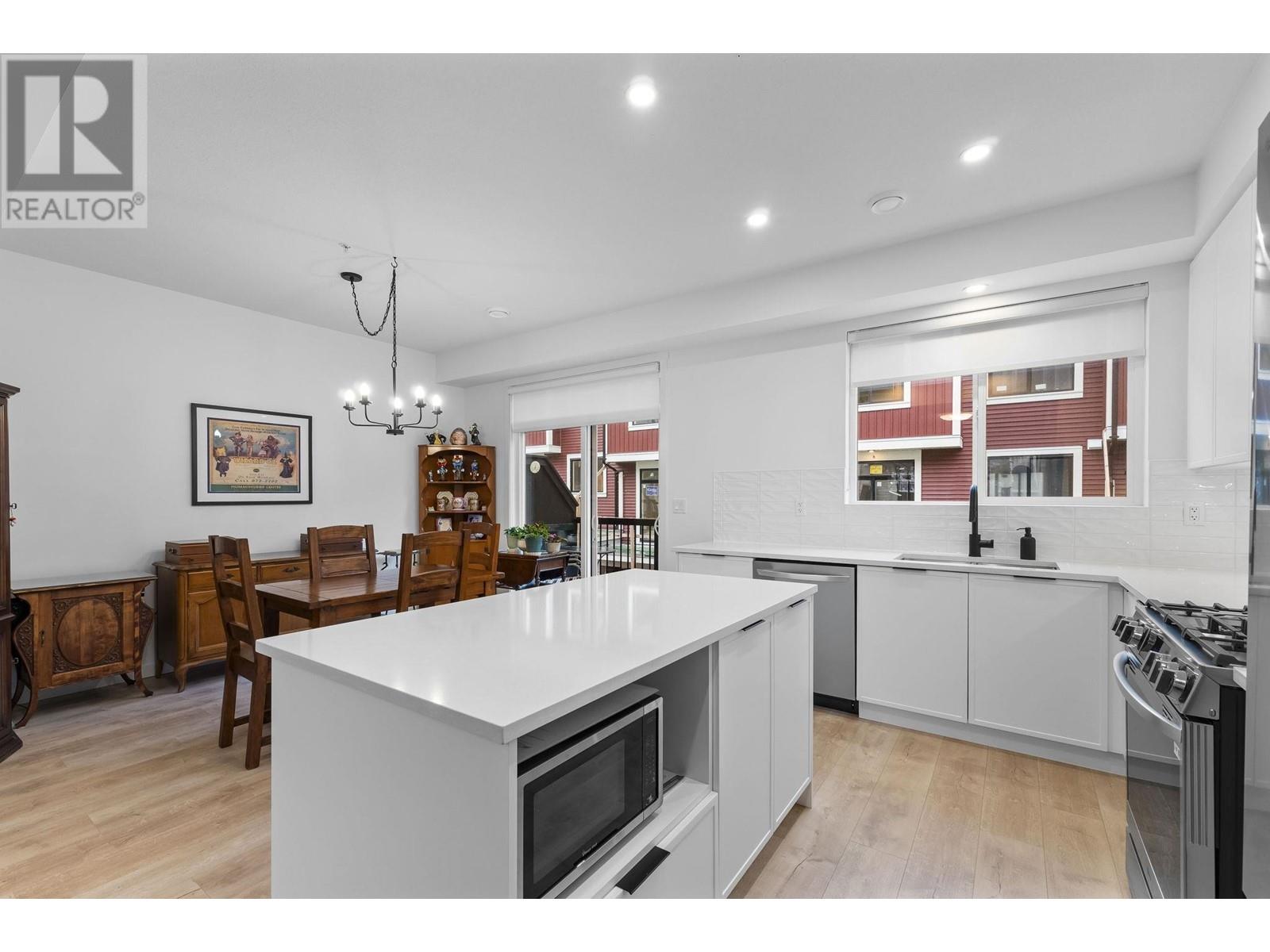 Property at 114 24951 112 AVENUE image 4