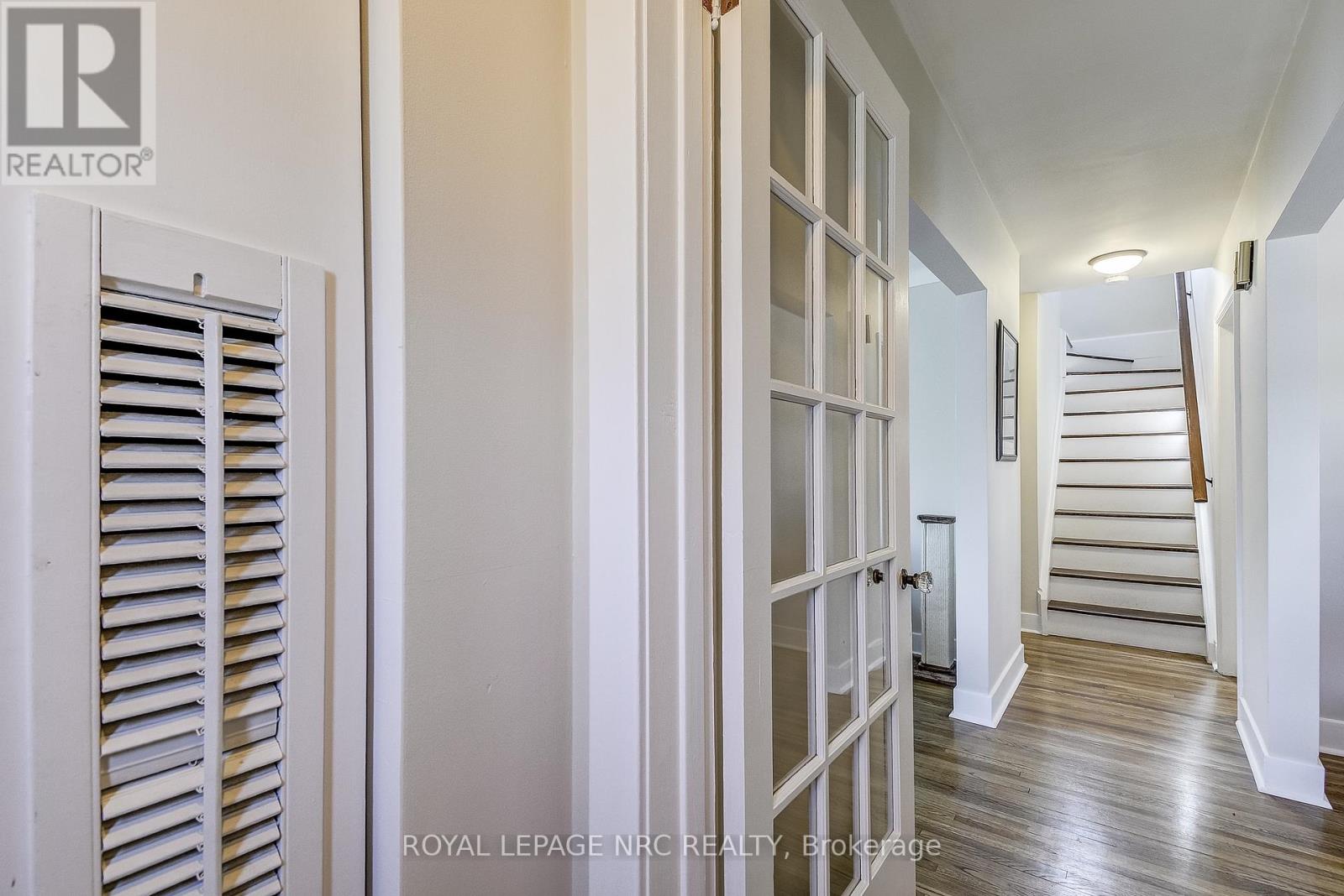 44 Windsor Road, St. Catharines, Ontario  L2N 3A3 - Photo 3 - X12131659