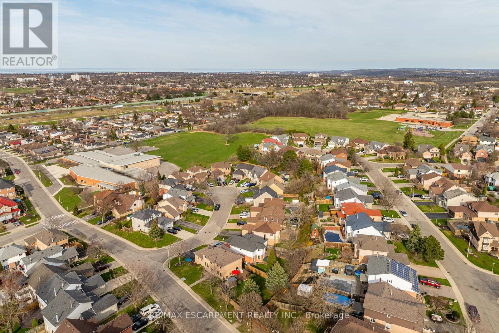 680 Rexford Drive, Hamilton, Ontario  L8W 3G1 - Photo 46 - X12131413