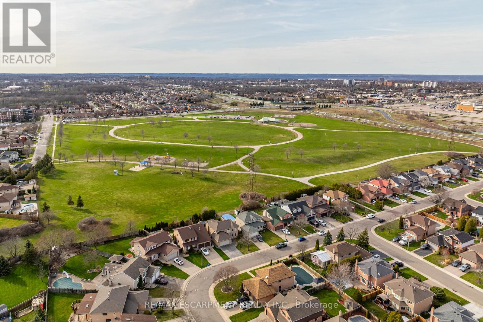 680 Rexford Drive, Hamilton, Ontario  L8W 3G1 - Photo 47 - X12131413