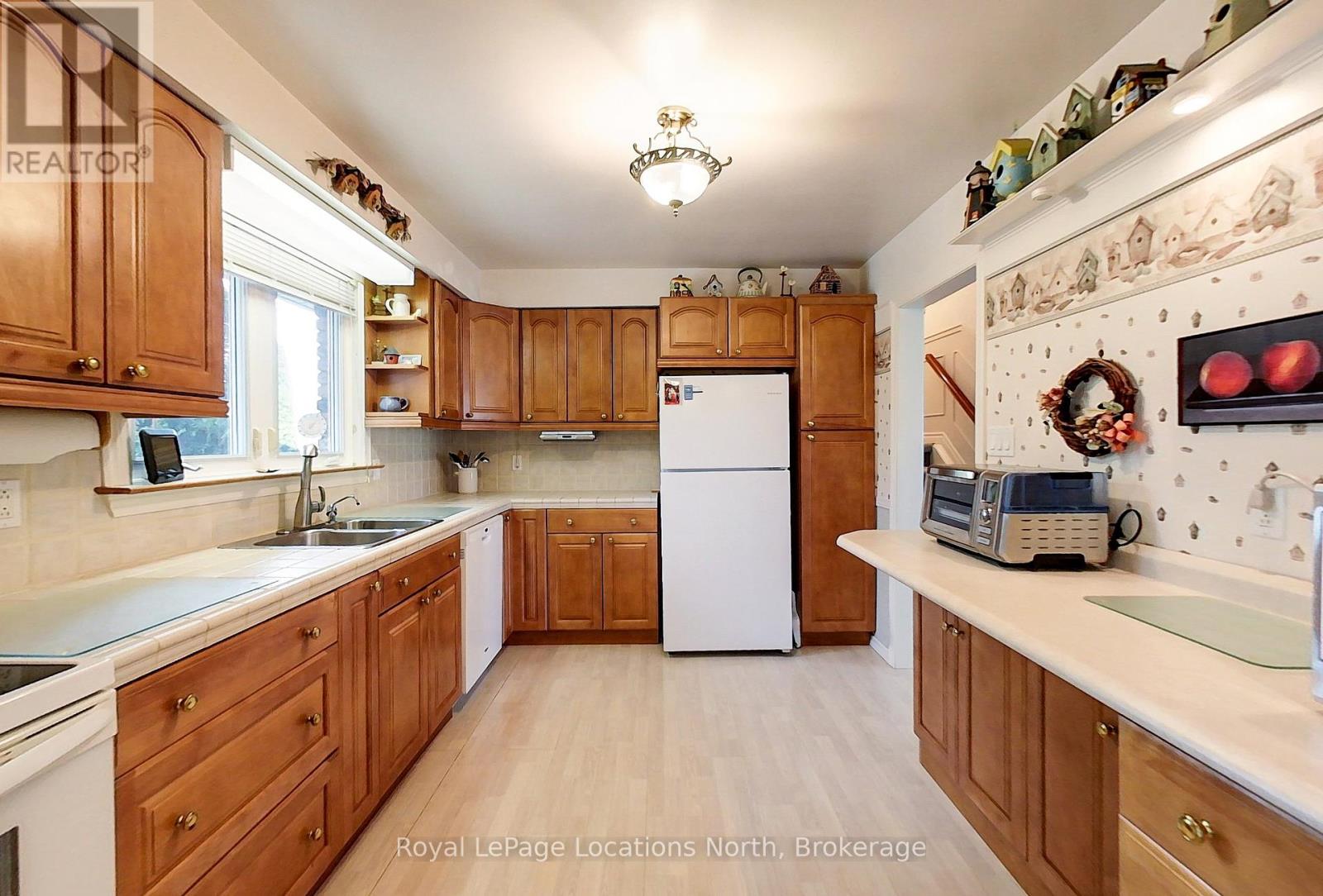 256 Union Street, Meaford, Ontario  N4L 1E7 - Photo 10 - X12130186