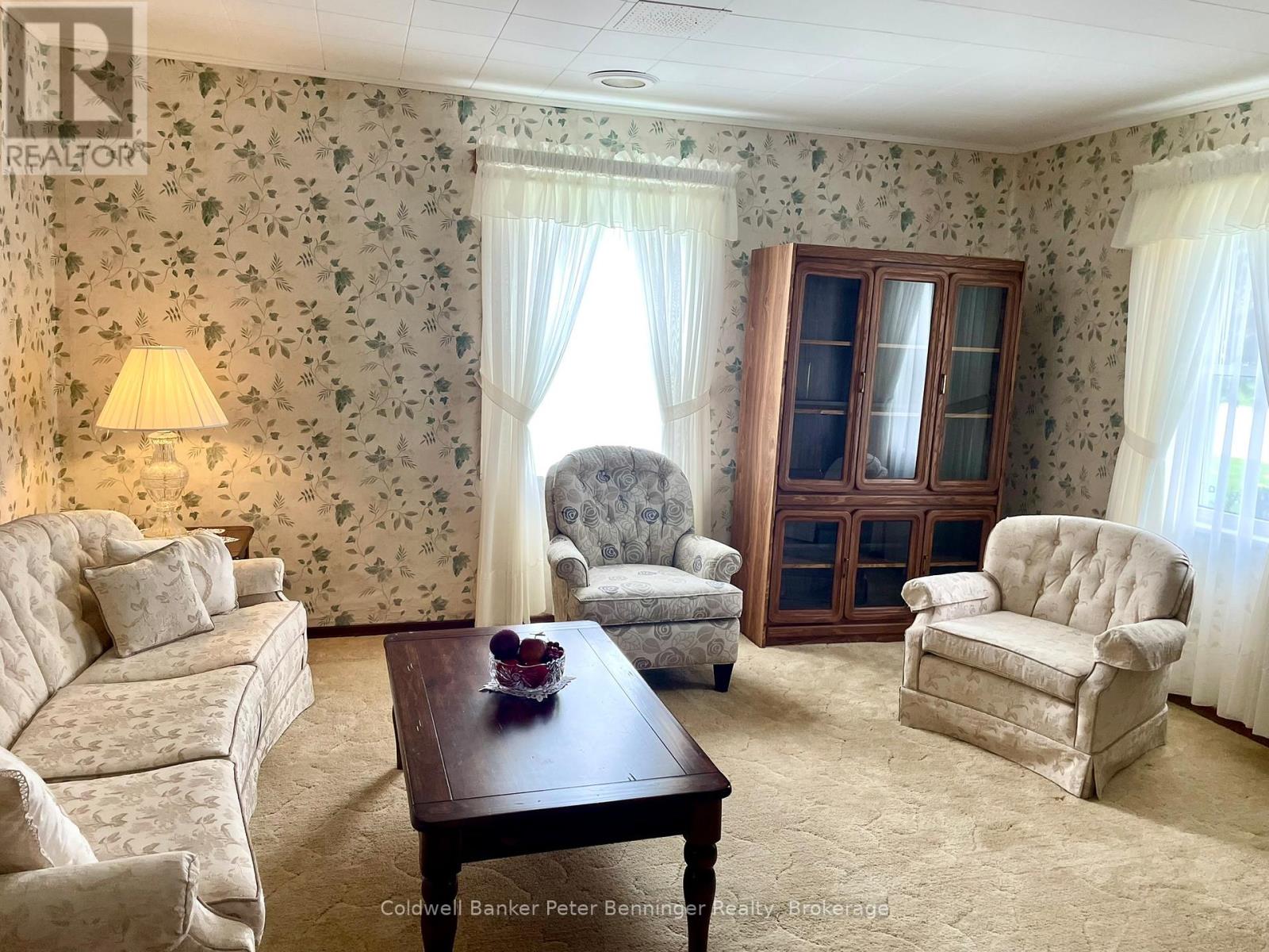 105 Mcgivern Street W, Brockton, Ontario  N0G 2V0 - Photo 14 - X12131692