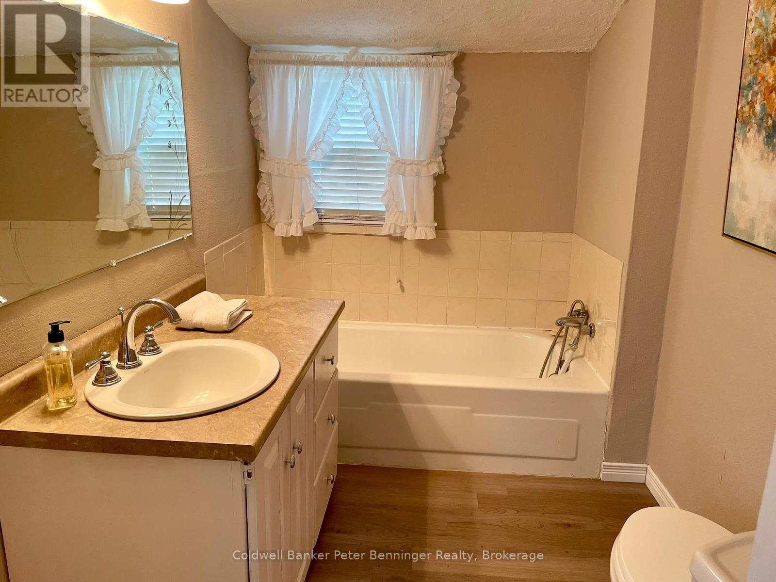 105 Mcgivern Street W, Brockton, Ontario  N0G 2V0 - Photo 21 - X12131692