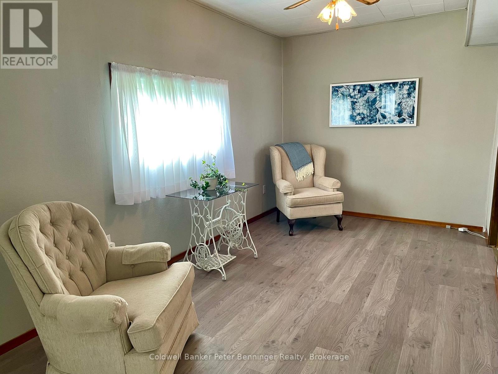 105 Mcgivern Street W, Brockton, Ontario  N0G 2V0 - Photo 6 - X12131692