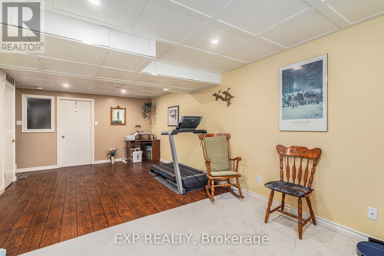 2 Rossan Street, Ottawa, Ontario  K2G 6R6 - Photo 36 - X12131649