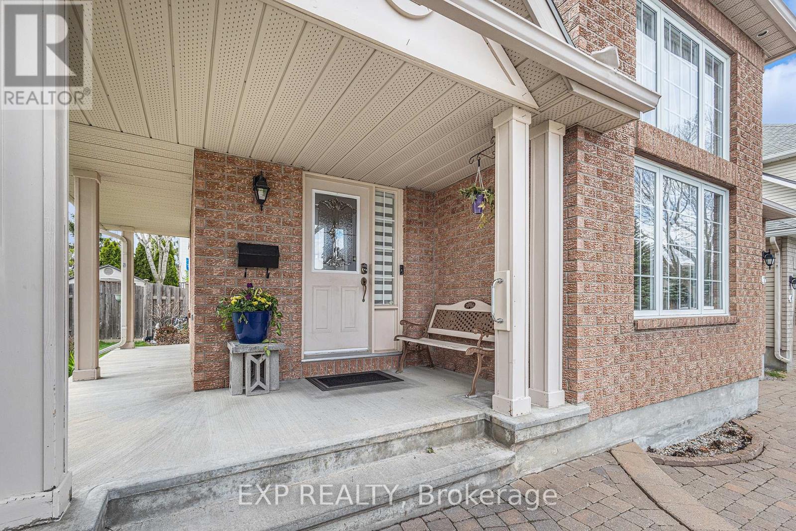 2 Rossan Street, Ottawa, Ontario  K2G 6R6 - Photo 4 - X12131649