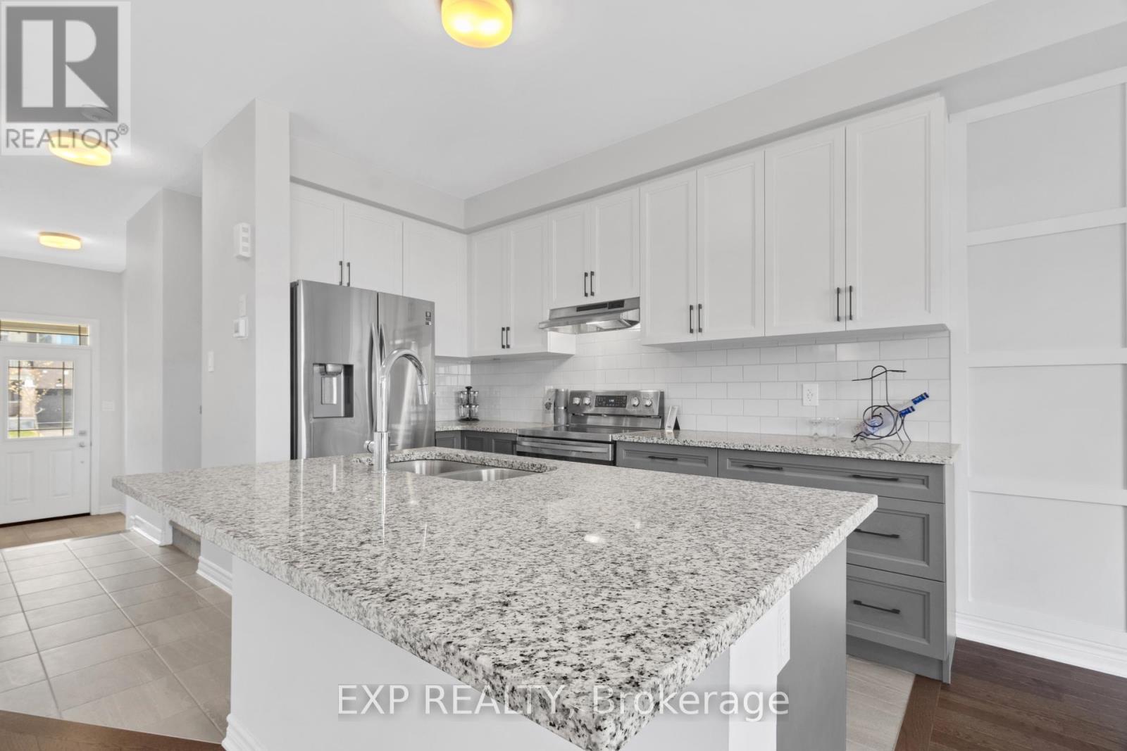560 Flagstaff Drive, Ottawa, Ontario  K2J 6W1 - Photo 10 - X12131813