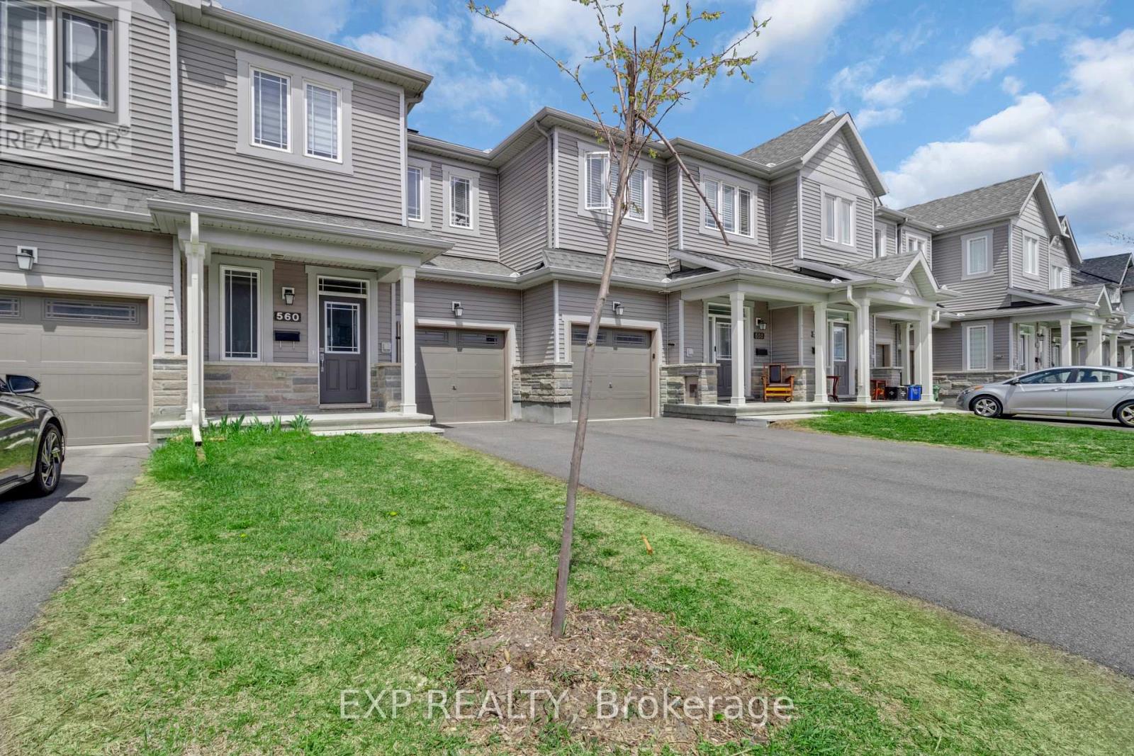 560 Flagstaff Drive, Ottawa, Ontario  K2J 6W1 - Photo 2 - X12131813