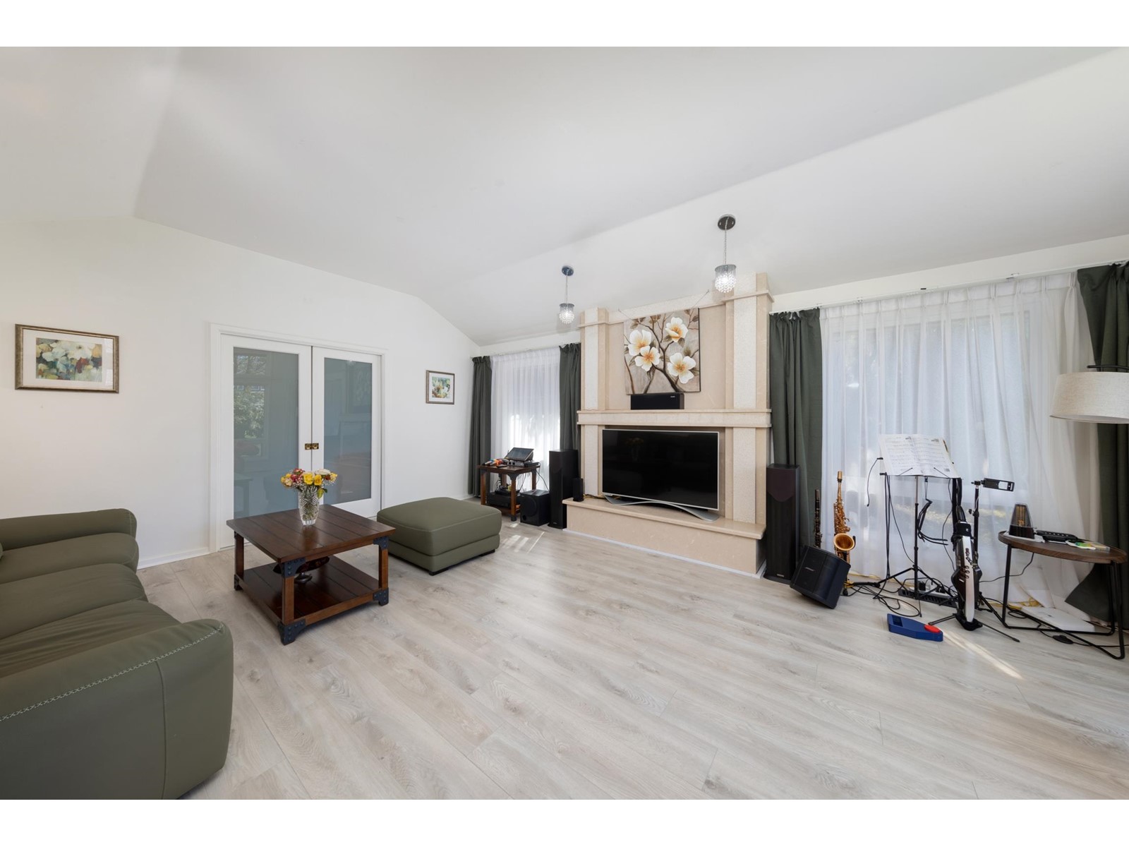 Property at 11716 SUMMIT CRESCENT image 3
