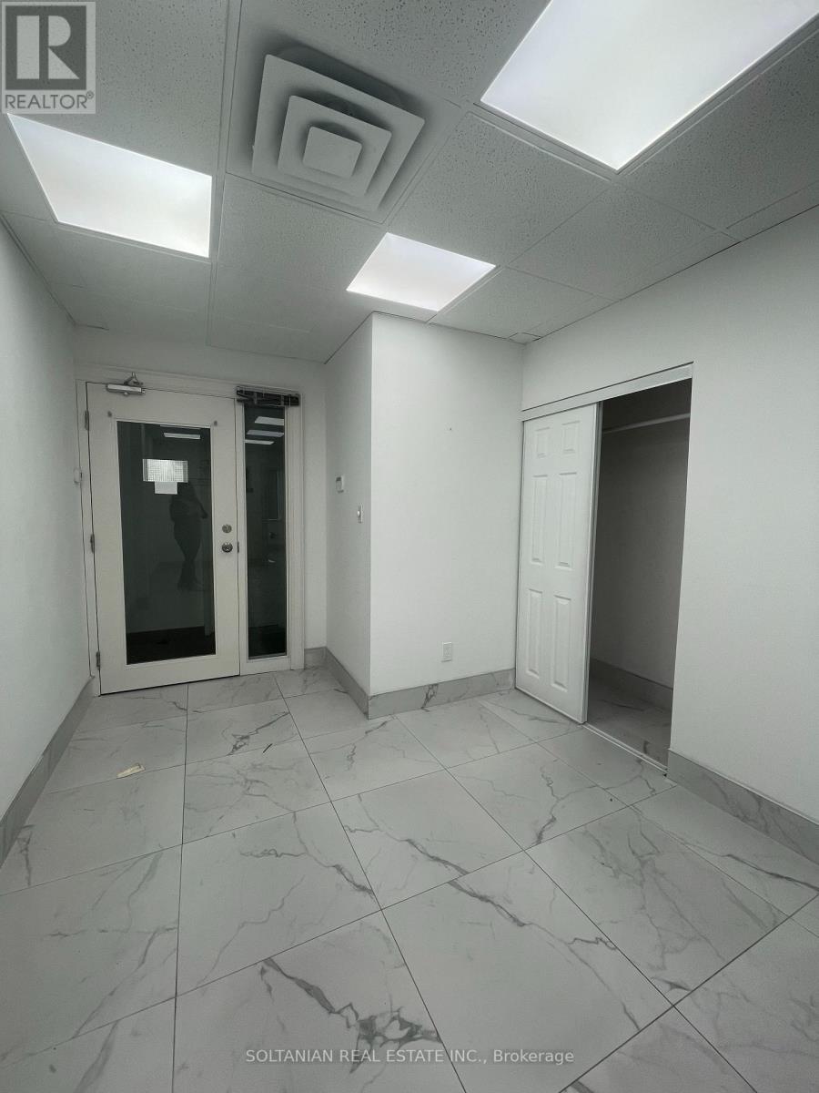 202 - 175 Willowdale Avenue, Toronto, Ontario  M2N 4Y9 - Photo 4 - C12131623