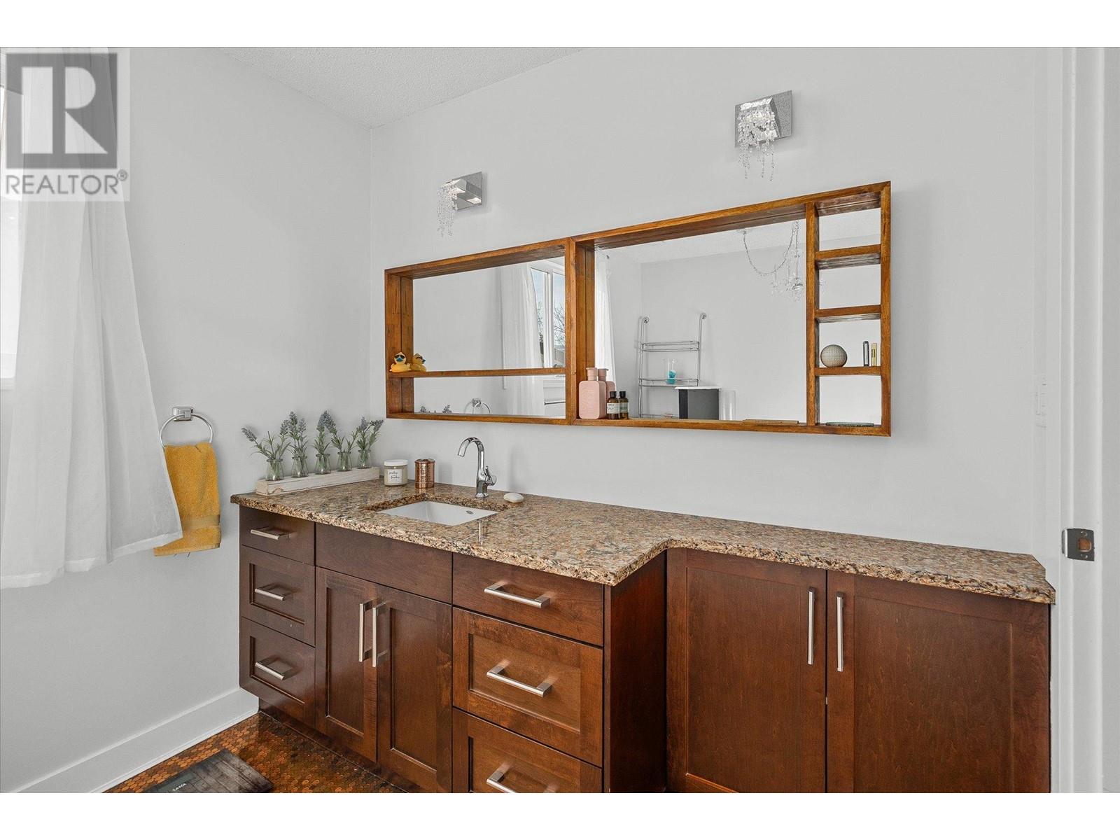 2741 Benedick Road, West Kelowna, British Columbia  V1Z 1V1 - Photo 24 - 10346765