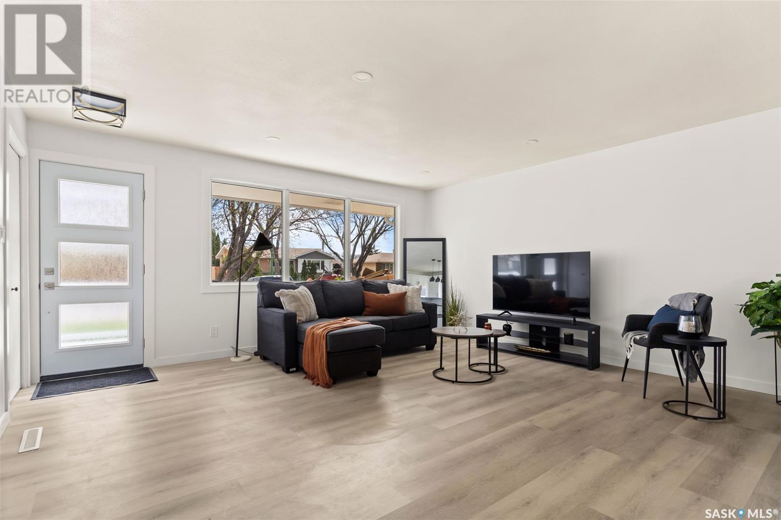 Property at 1612 8th AVENUE N image 3