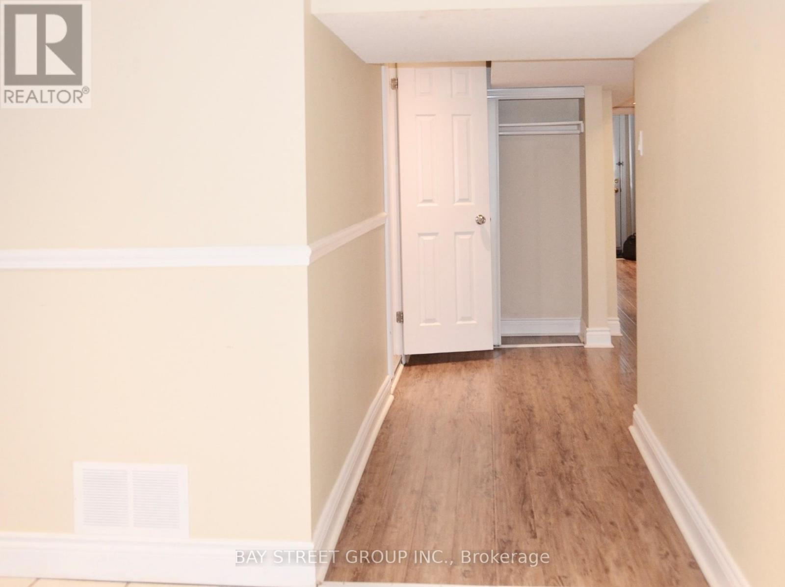 728 Sunnypoint Drive, Newmarket, Ontario  L3Y 2Z8 - Photo 34 - N12114020