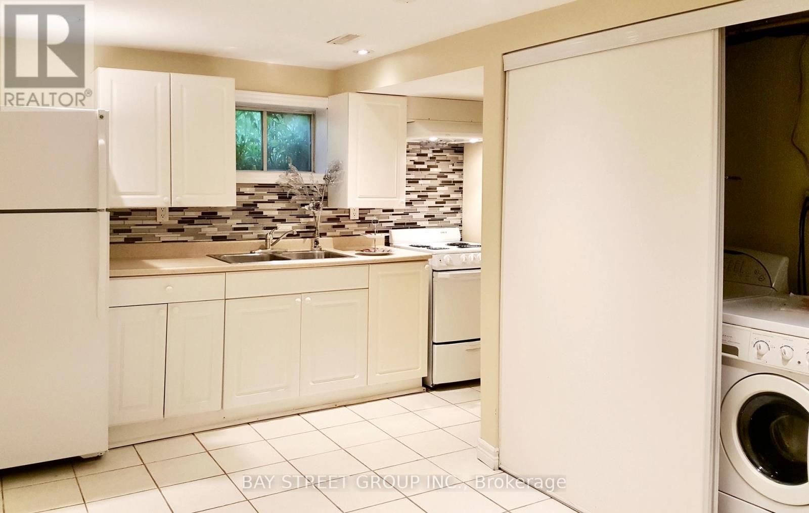 728 Sunnypoint Drive, Newmarket, Ontario  L3Y 2Z8 - Photo 40 - N12114020