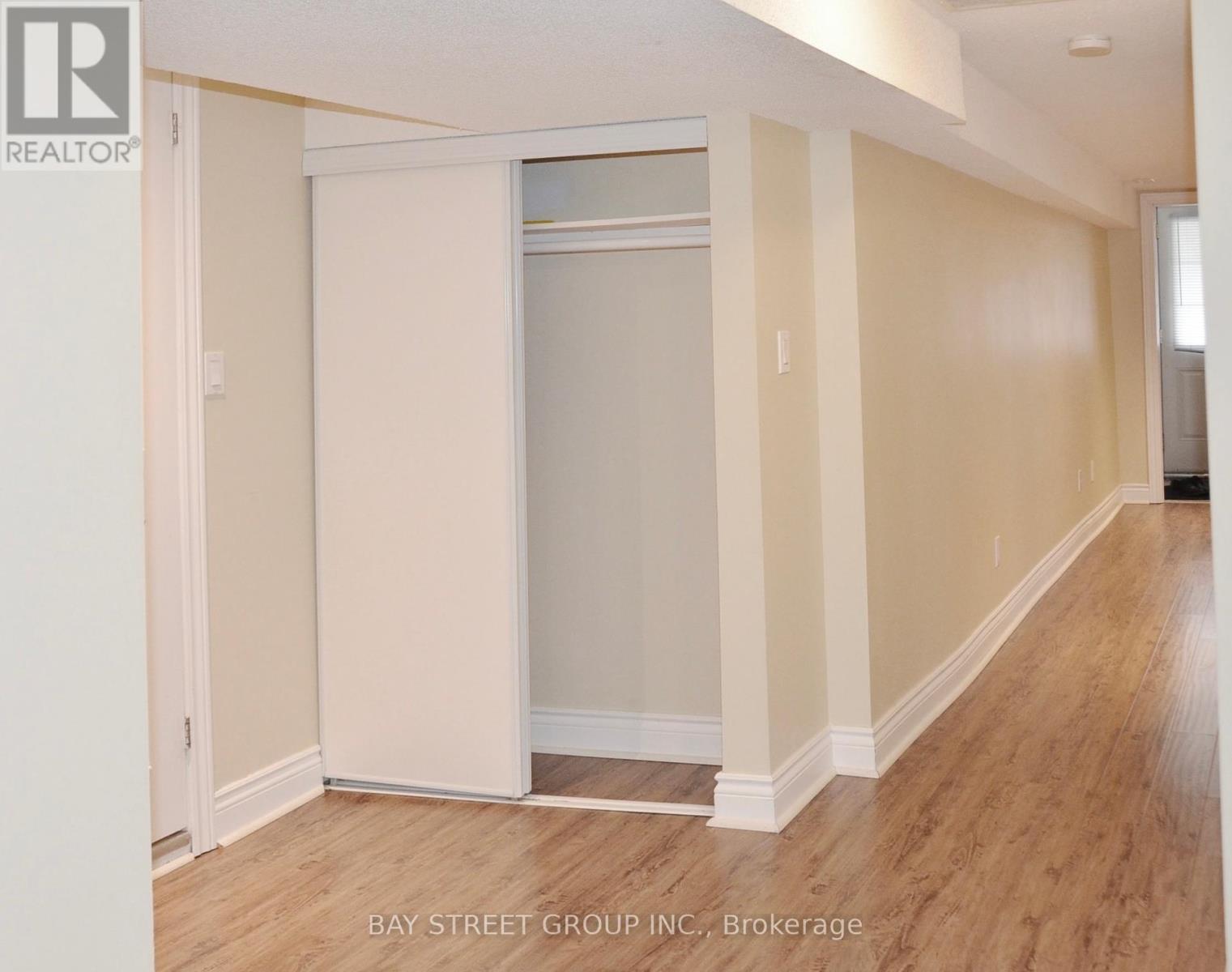 728 Sunnypoint Drive, Newmarket, Ontario  L3Y 2Z8 - Photo 33 - N12114020