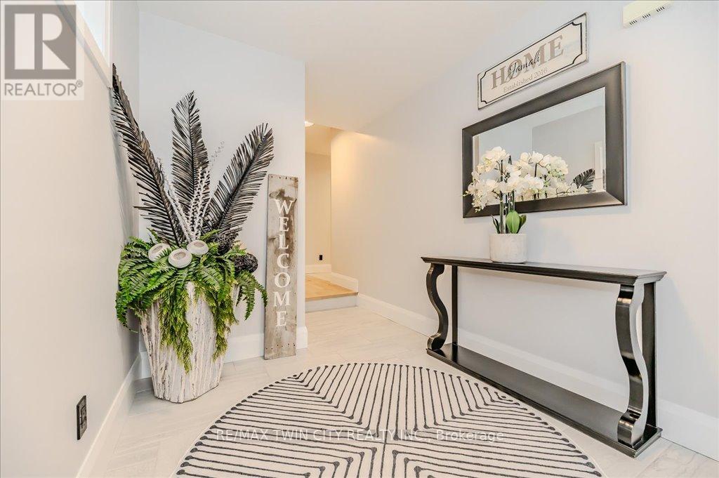 Property at 362 MOORLANDS CRESCENT image 3